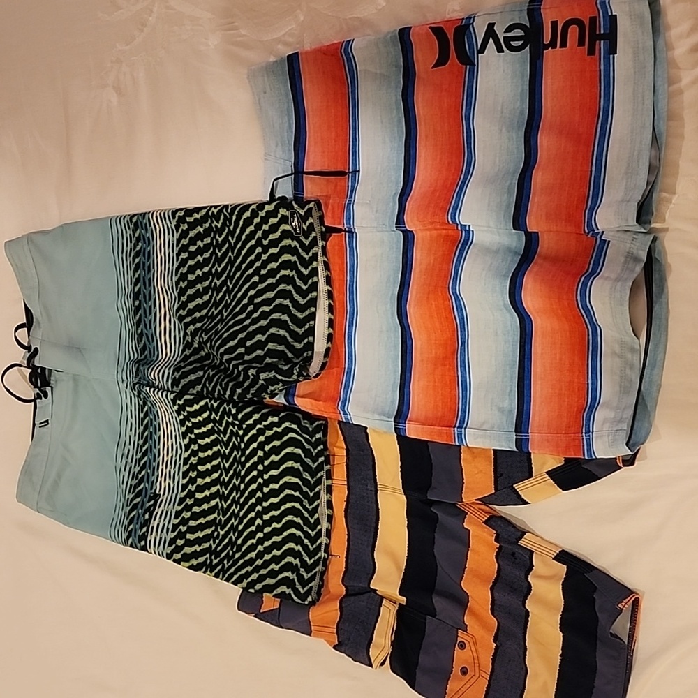 Lot Of Three! Like New! O'neil, Volcom And Hurley… - image 1